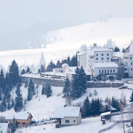 Hotel Castel Dracula Piatra Fantanele Eksteriør billede