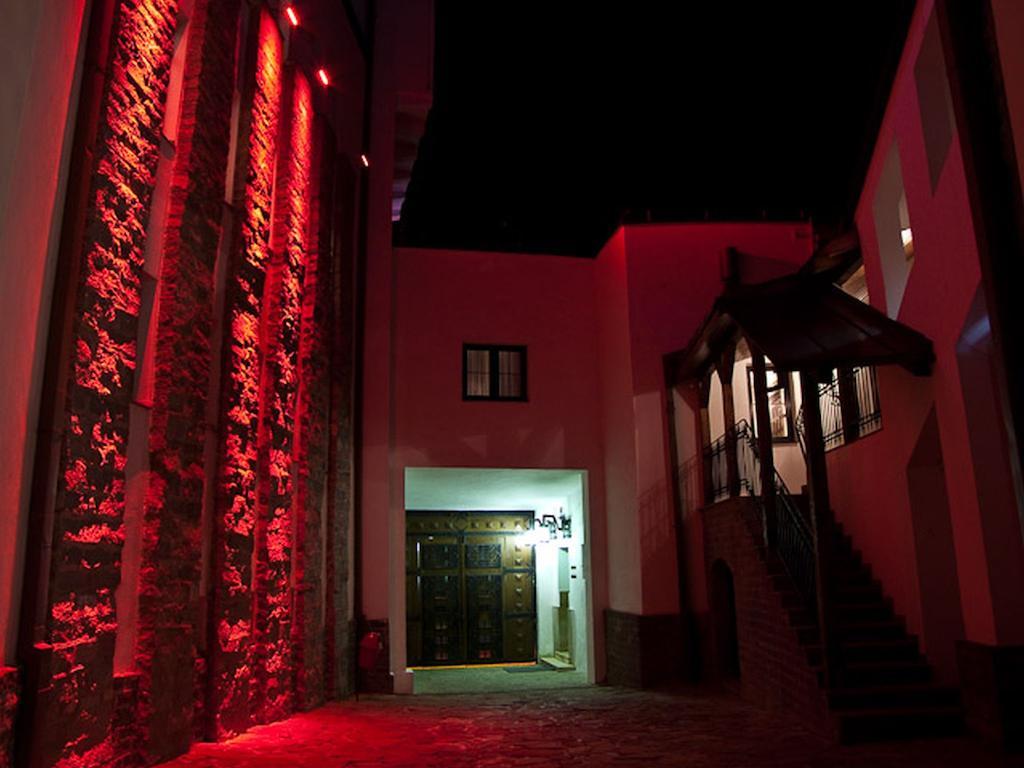Hotel Castel Dracula Piatra Fantanele Eksteriør billede
