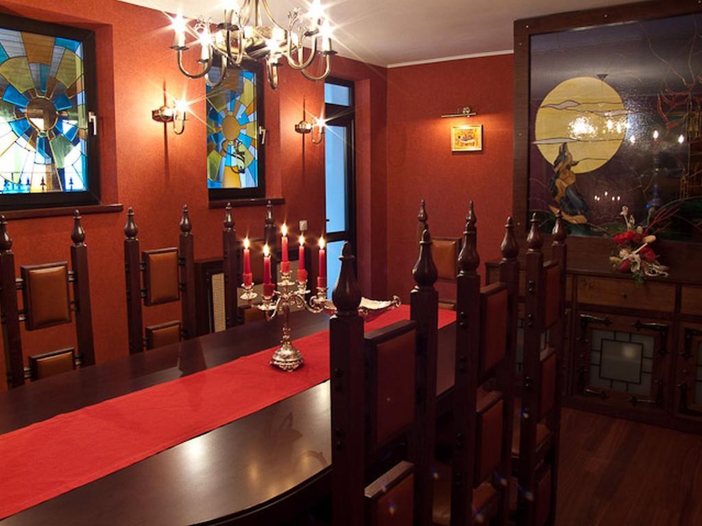 Hotel Castel Dracula Piatra Fantanele Eksteriør billede
