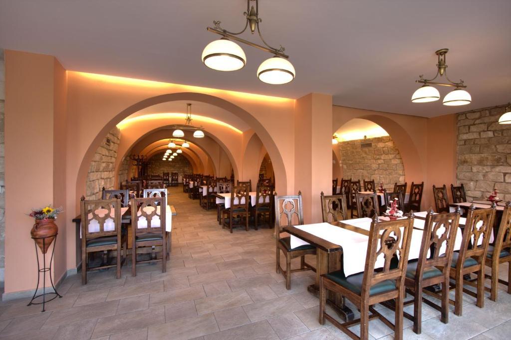 Hotel Castel Dracula Piatra Fantanele Eksteriør billede