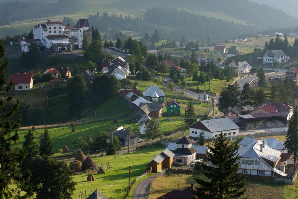 Hotel Castel Dracula Piatra Fantanele Eksteriør billede