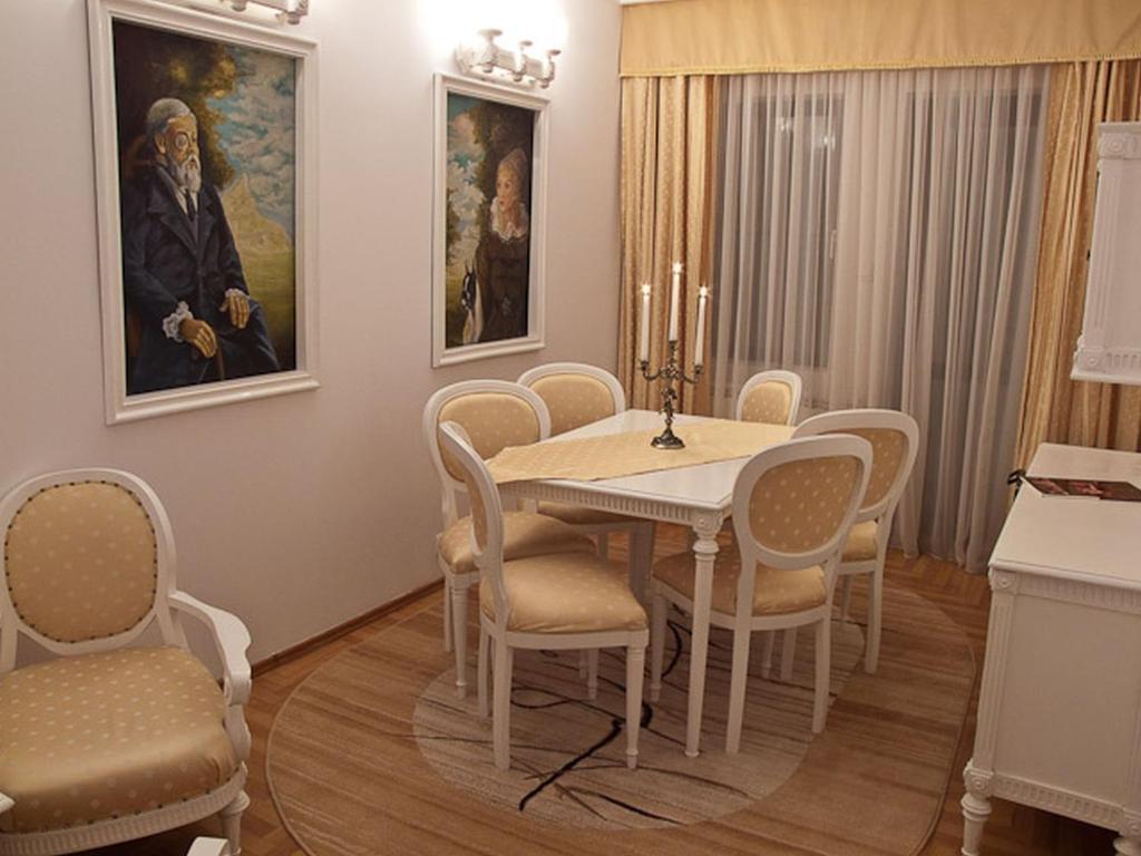 Hotel Castel Dracula Piatra Fantanele Eksteriør billede
